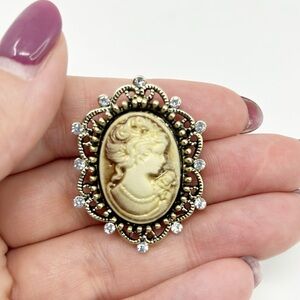 Vintage Style Victorian Beige Cameo Small Dainty Brooch Gold-Tone Rhinestones